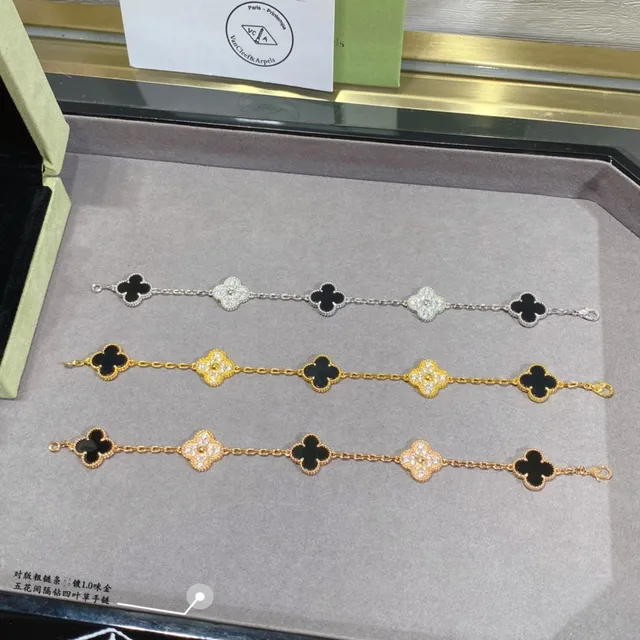 Van Cleef & Arpels Alhambra Five Motif Pulseira de Esmalte Vermelho e Diamantes 7