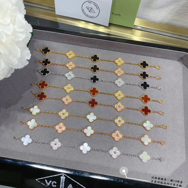 Van Cleef & Arpels Alhambra Five Motif Pulseira de Esmalte Vermelho e Diamantes 8