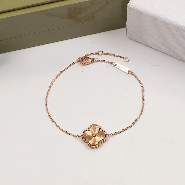 Van Cleef & Arpels Alhambra Or Argent Motif Trèfle à Quatre Feuilles Détail de Bordure Perlée Bracelet 5