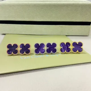 Van Cleef & Arpels Alhambra أقراط حجر ماربل بنفسجي مرصع بحبات