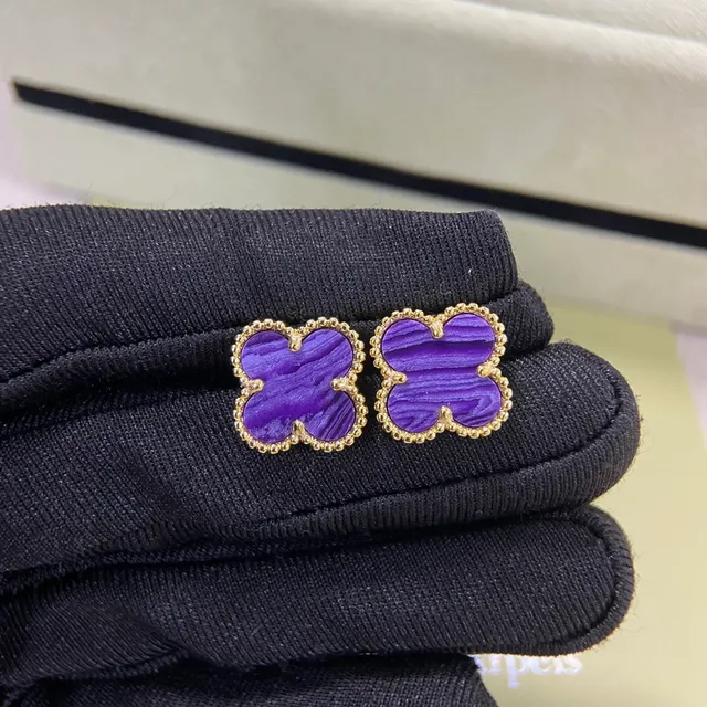 Van Cleef & Arpels Alhambra Boucles d'oreilles en pierres marbrées violettes avec bordures de perles 4