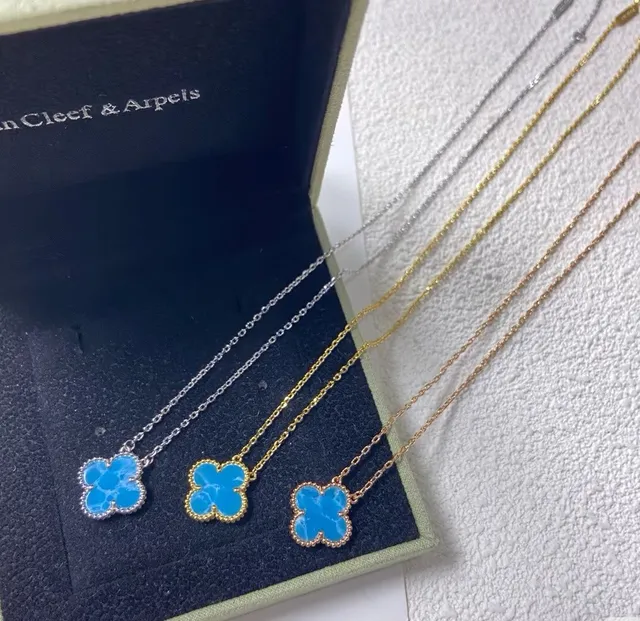 Van Cleef & Arpels Alhambra Colar de Turquesa Esmaltado Trébol de Quatro Folhas 2