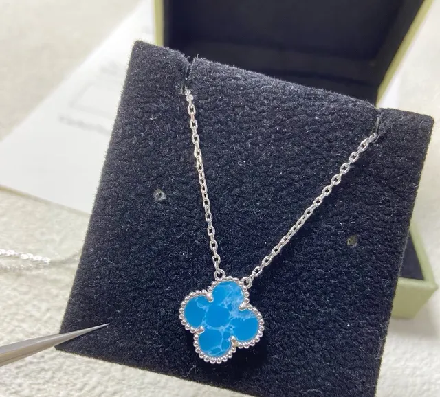 Van Cleef & Arpels Alhambra Colar de Turquesa Esmaltado Trébol de Quatro Folhas 4