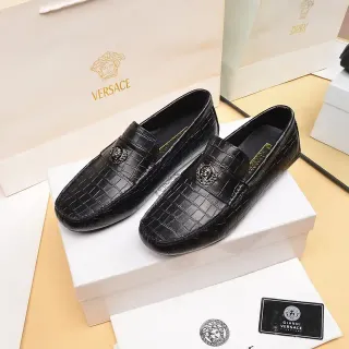 Versace Mocasin Cuero Negro y Dorado con Embossado Crocodilo, Placa de Cabeza de Medusa de Metal