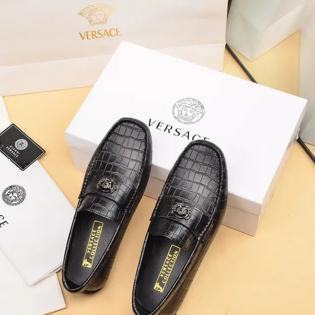 Versace Mocassin Cuir Noir et Or Embossé Crocodile Tête de Médusa Plaque Métal 2