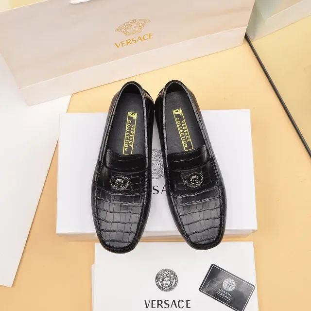 Versace Mocassin Cuir Noir et Or Embossé Crocodile Tête de Médusa Plaque Métal 9