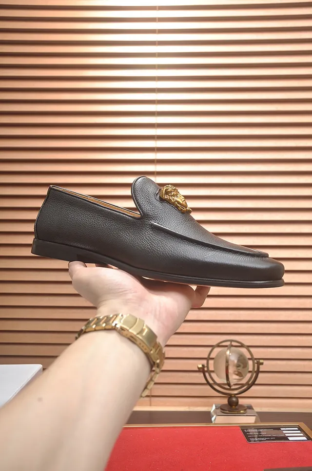 Versace Preto Dourado Couro Granulado Ornamento de Cabeça de Medusa Loafer 4