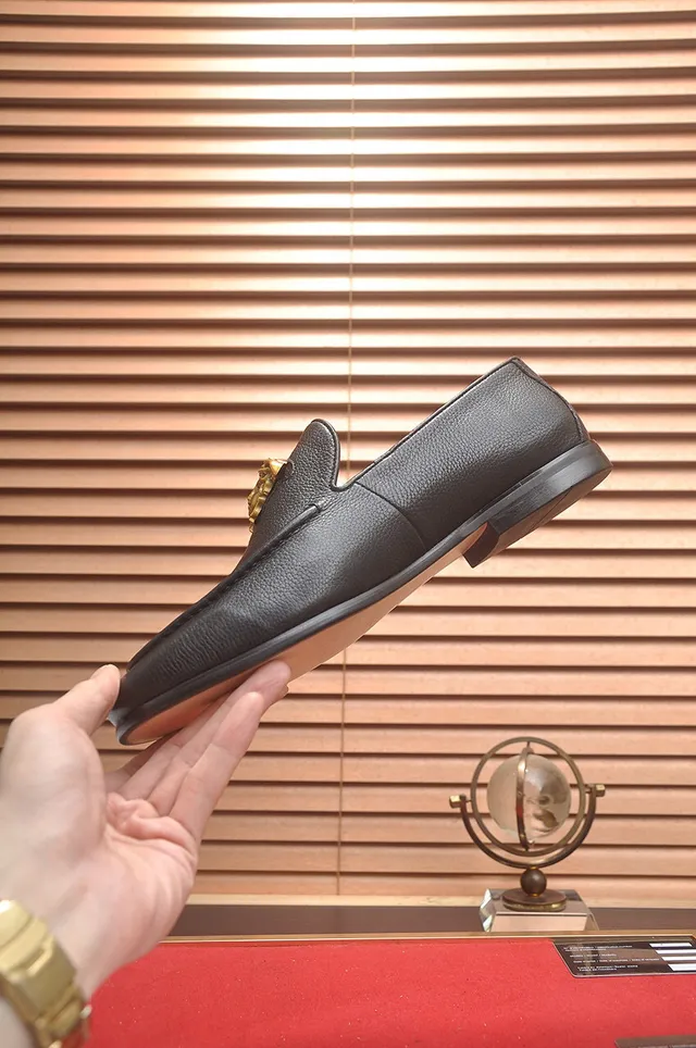 Versace Preto Dourado Couro Granulado Ornamento de Cabeça de Medusa Loafer 5