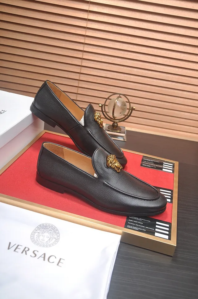 Versace Preto Dourado Couro Granulado Ornamento de Cabeça de Medusa Loafer 6