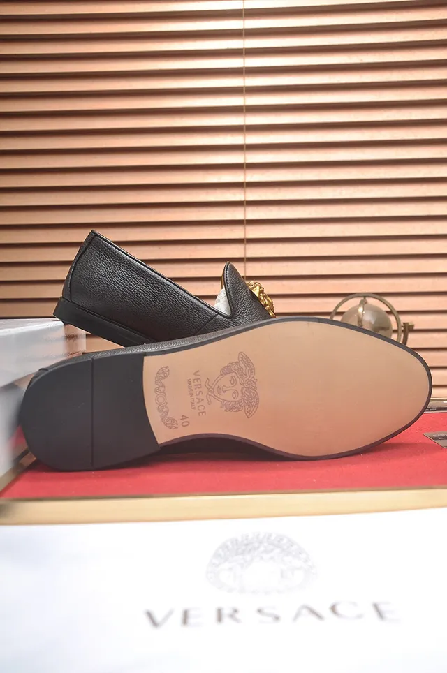 Versace Preto Dourado Couro Granulado Ornamento de Cabeça de Medusa Loafer 7