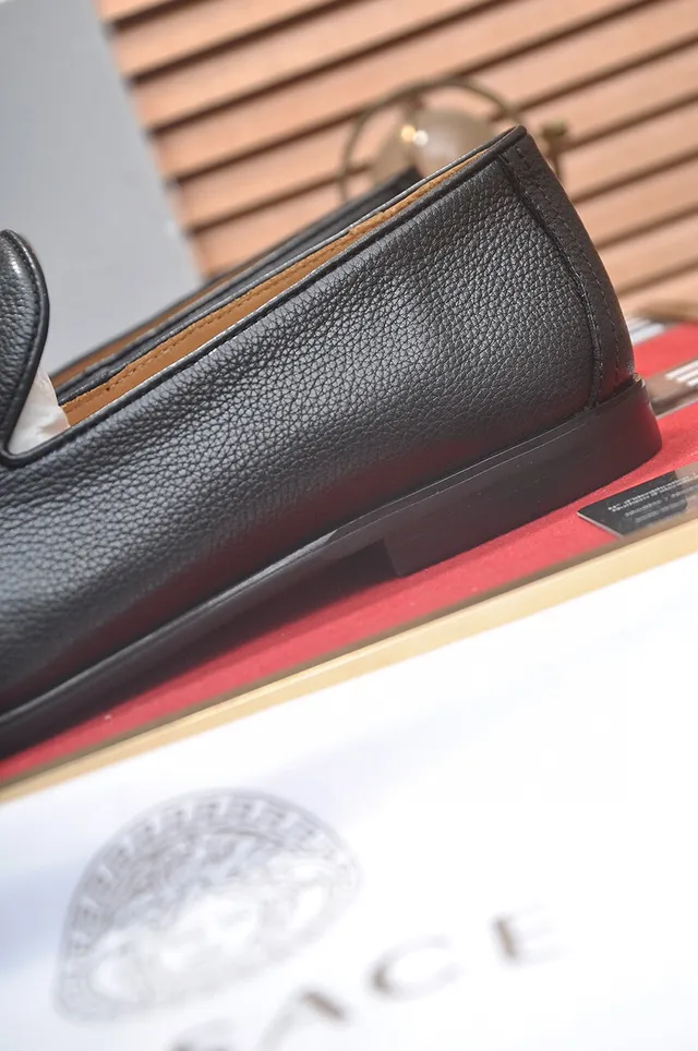 Versace Preto Dourado Couro Granulado Ornamento de Cabeça de Medusa Loafer 9
