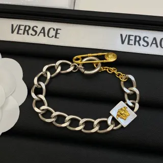 Versace Chain Reaction Medusa Curb-Link Two-Tone कंगन