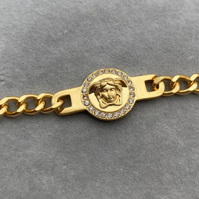 Versace Chain Reaction Medusa Head Bisel de Cristal Dourado Corrente Curb Pulseiras 3