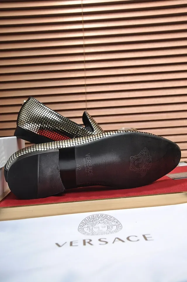 Versace Loafer Slip-On con Upper Mosaico Metálico Dorado Rojo 2