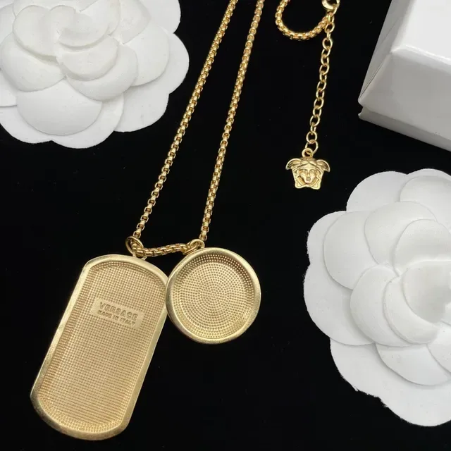 Collier à double pendentif Versace Medusa et Greca Dog Tag 2