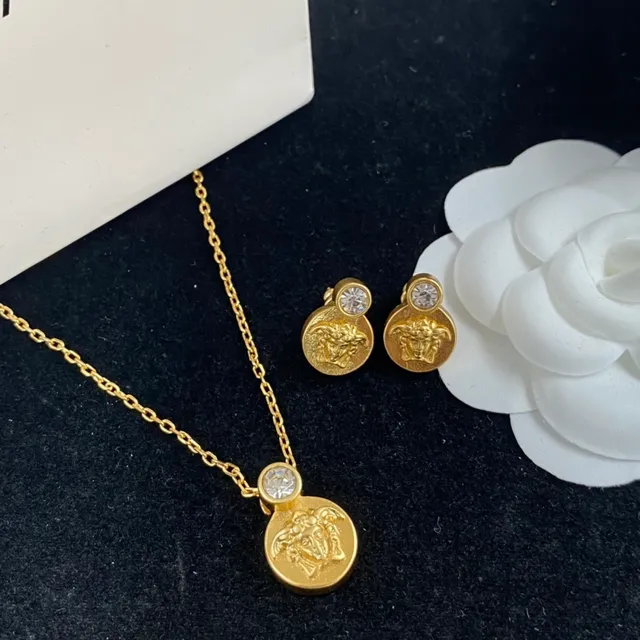 Versace Medusa عملة سلسلة ذهبية فضية معلقة قلادة 4