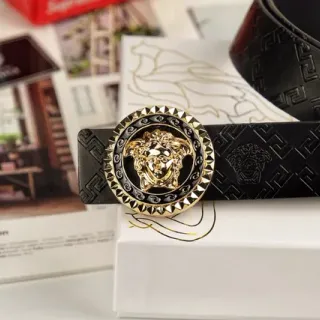 Versace Medusa Embossed Greca काला चमड़े का पट्टा