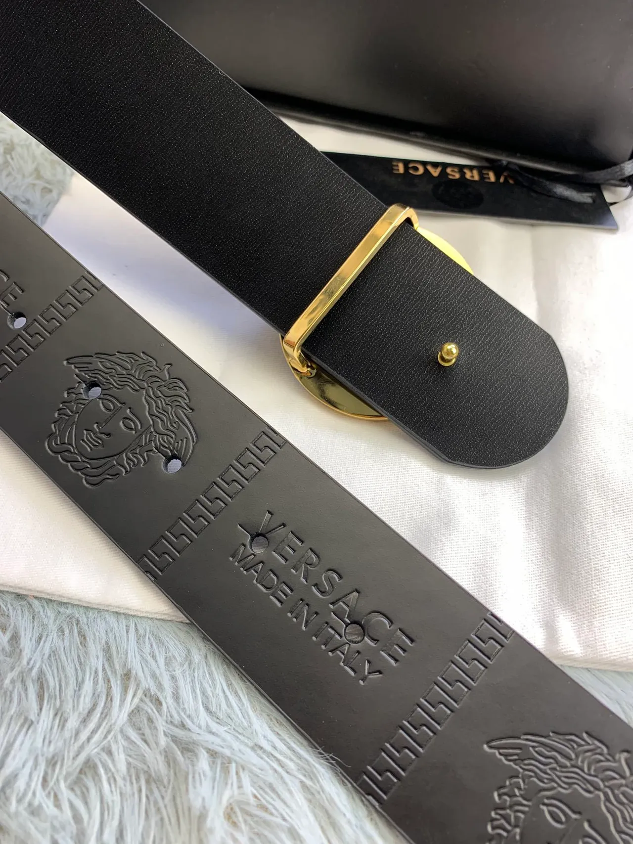 Versace Medusa Greek Key حزام جلد أسود 2