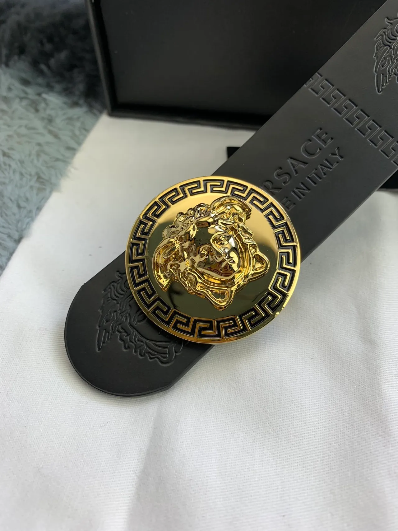 Versace Medusa Greek Key حزام جلد أسود 6