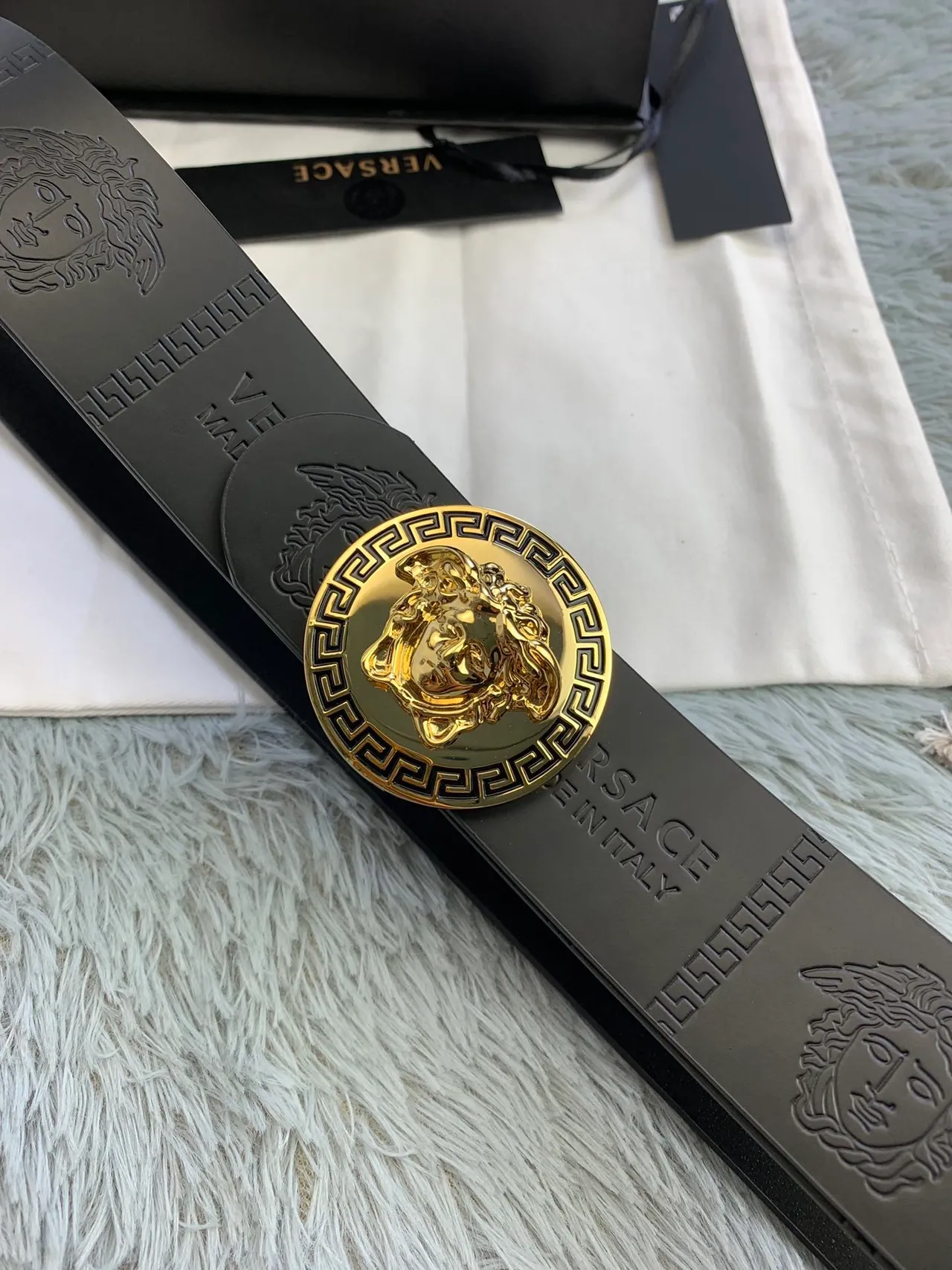 Versace Medusa Greek Key حزام جلد أسود 7