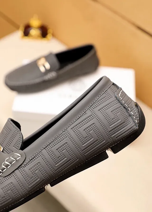Versace Odissea Noir Doré Embossé Motif Greca Tête de Médusa Boucle Métal Loafer 3