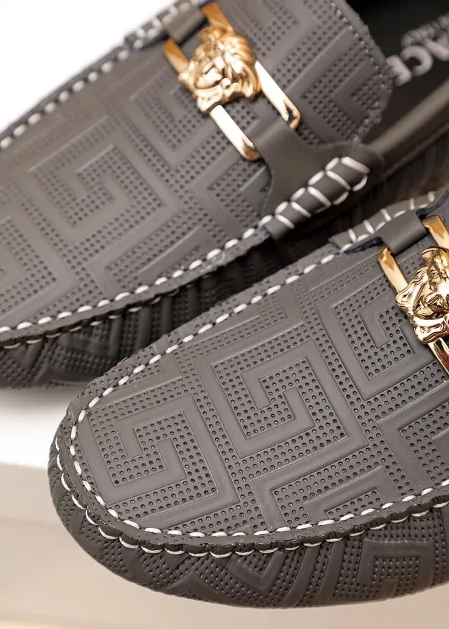 Versace Odissea Noir Doré Embossé Motif Greca Tête de Médusa Boucle Métal Loafer 4