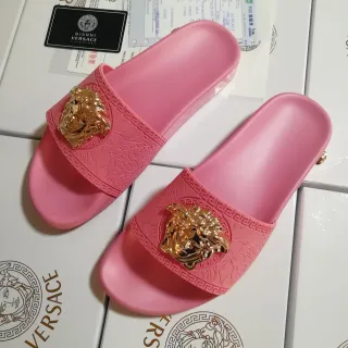 Versace गुलाबी सोना Medusa 头 सजावट Greca की पैटर्न बॉर्डर स्लिपर्स