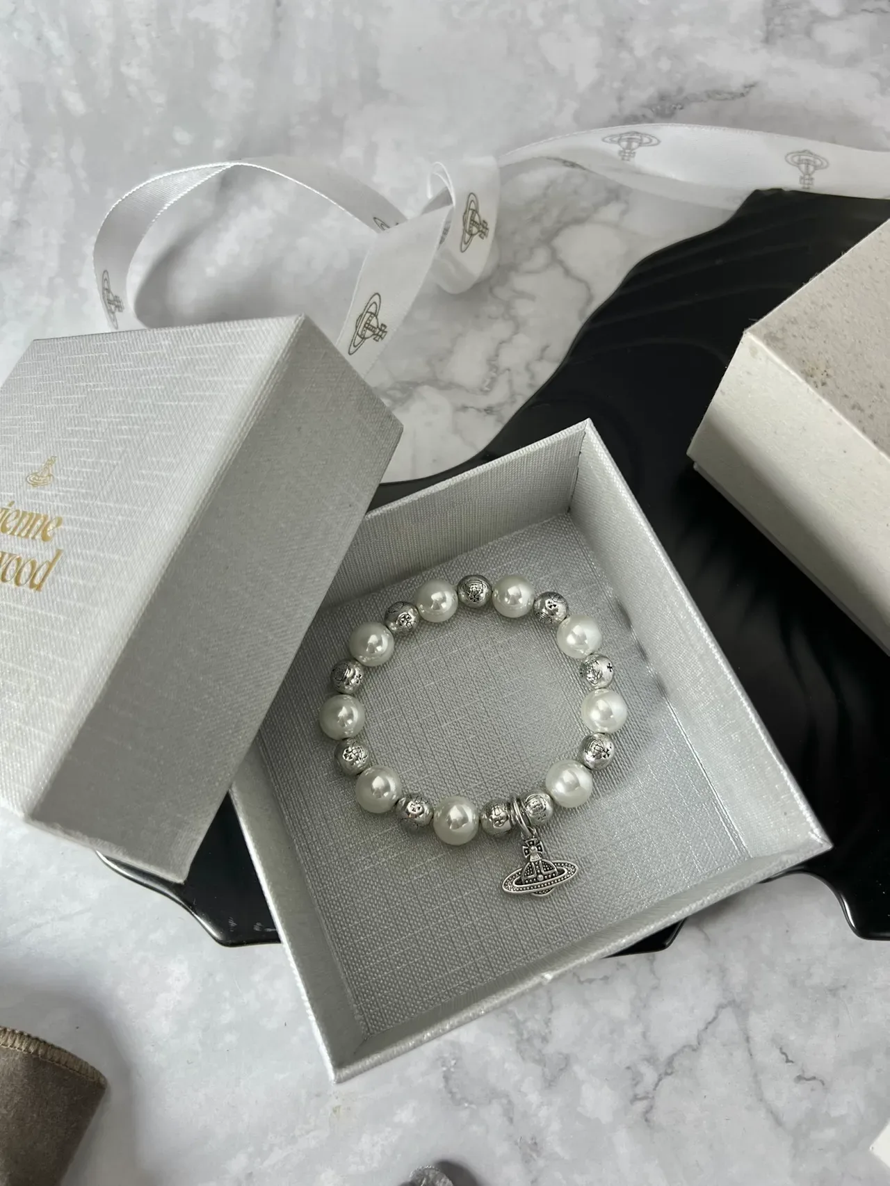 Vivienne Westwood Orb Bracelet White Pearl and Silver-Tone Bead Bracelet 2