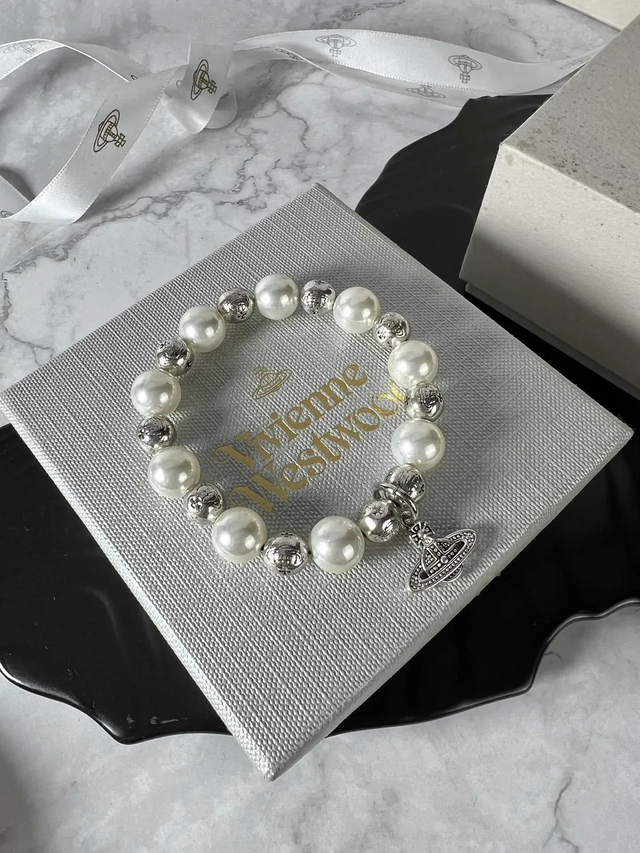 Vivienne Westwood Orb Bracelet White Pearl and Silver-Tone Bead Bracelet 4