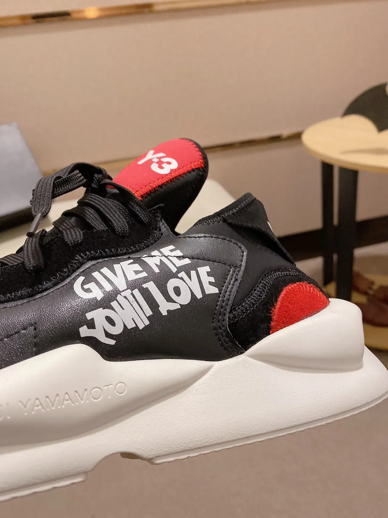 Y-3 Give Me Love Noir Blanc Rouge sneakers lifestyle 4