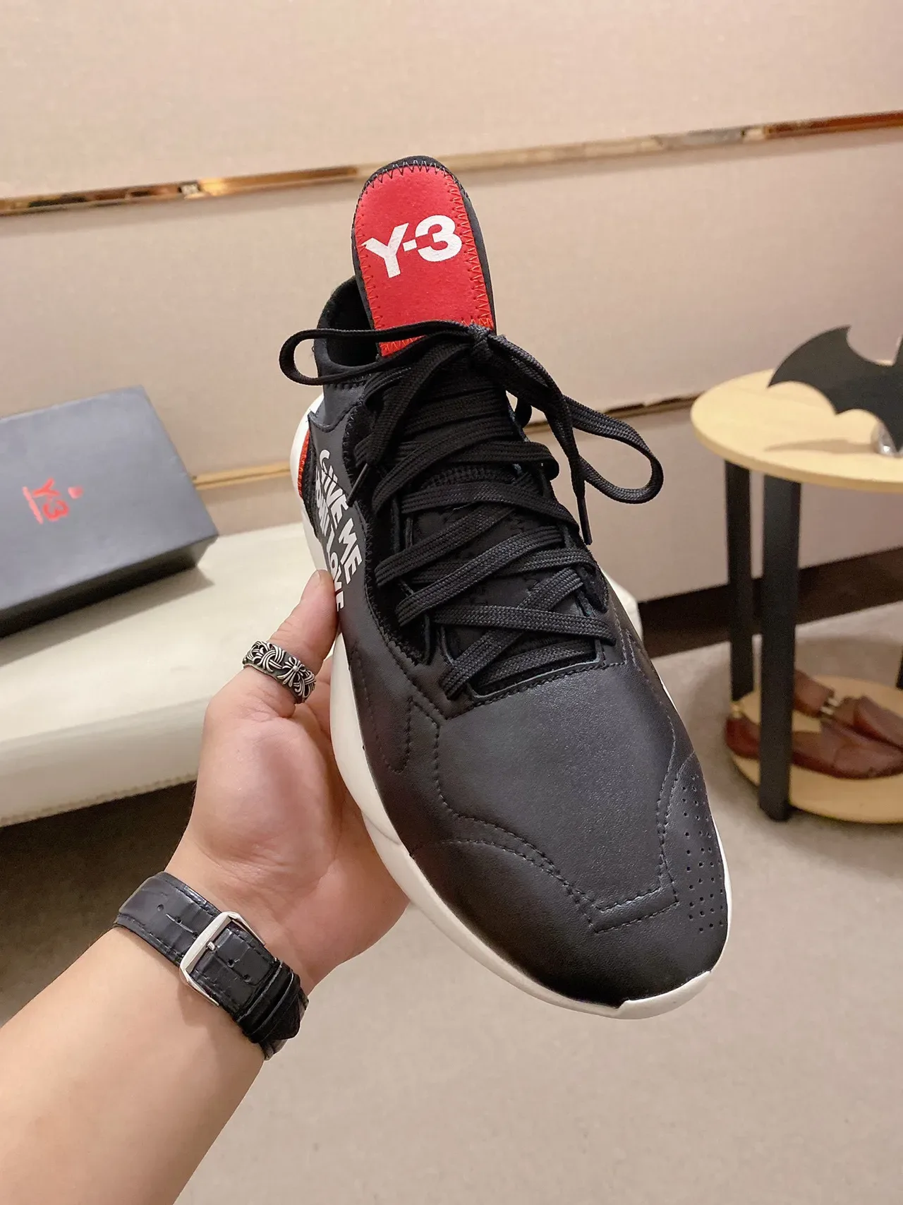 Y-3 Give Me Love Noir Blanc Rouge sneakers lifestyle 7