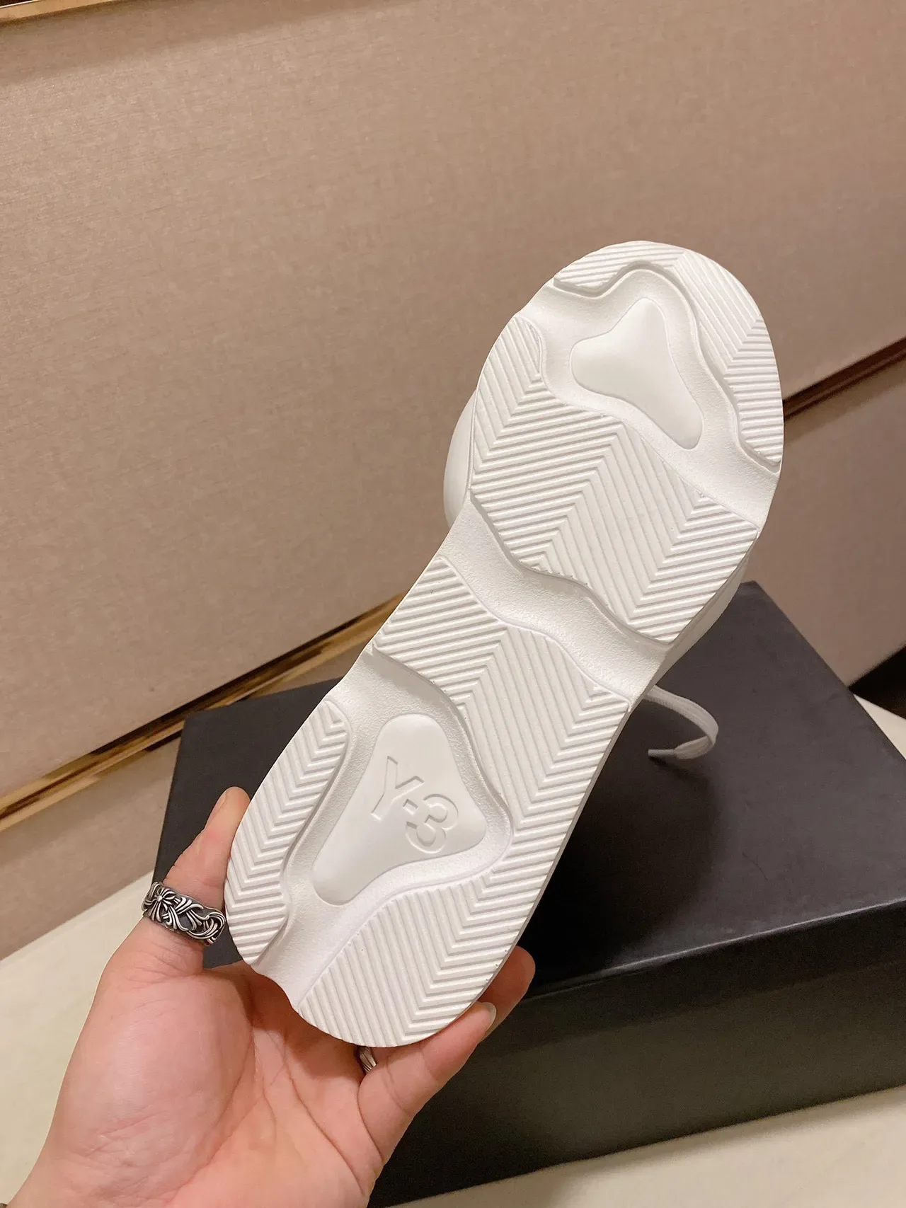 Y-3 Kaiwa Sneakers Lifestyle Noir et Blanc 3