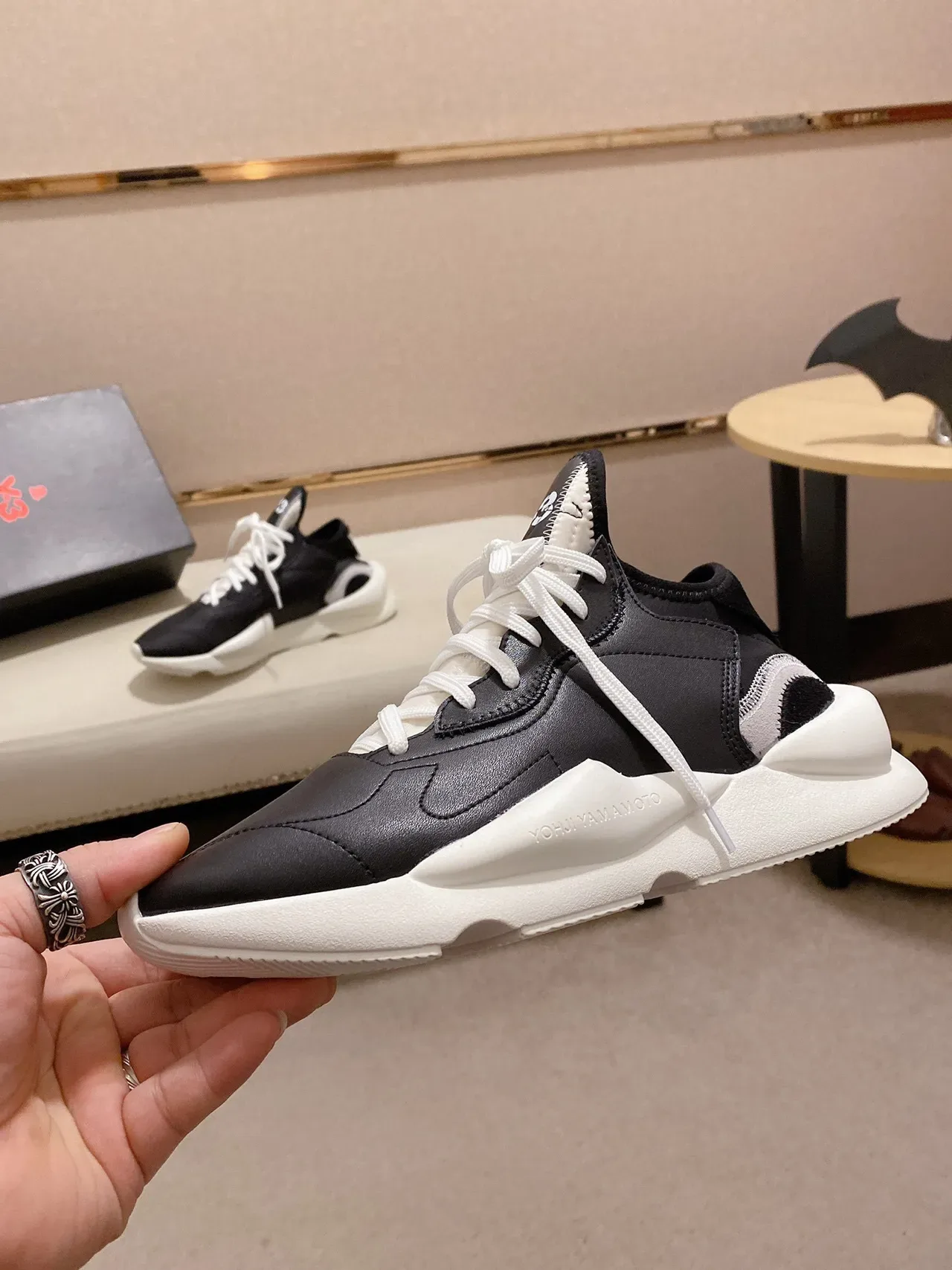 Y-3 Kaiwa Sneakers Lifestyle Noir et Blanc 8