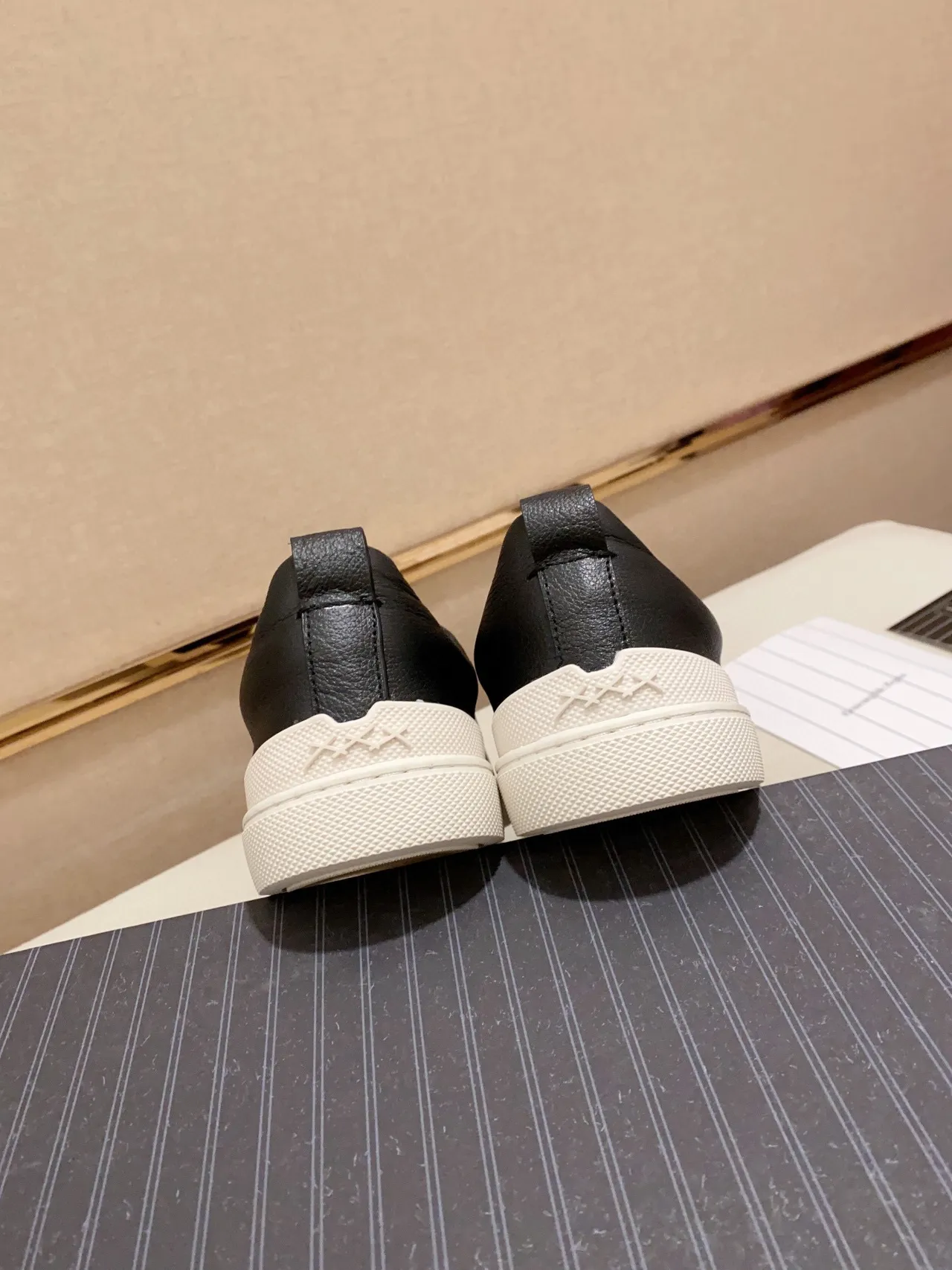Zegna sapatilha lifestyle slip-on bicolor de couro e suede 3