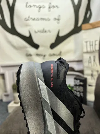 Adidas Adizero SLATR Tênis de corrida pretos prateados vermelhos 3