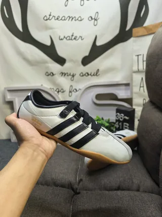 Adidas Beige Black Laceless Strap Closure Quilted Upper Lifestyle Sneakers 5
