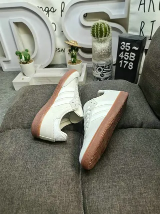 Adidas 米色棕色 低帮 系带 生活风格 运动鞋 6