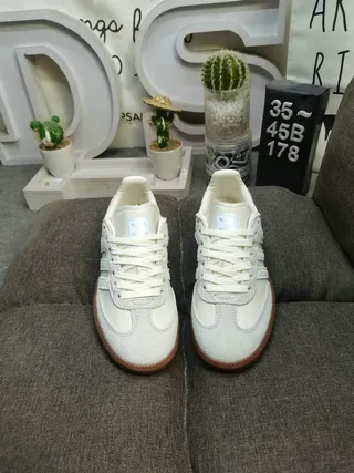 Adidas 米色棕色 低帮 系带 生活风格 运动鞋 10