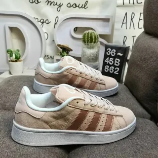 Adidas भूरा भूरा लो टॉप सूड अपर लाइफस्टाइल स्नीकर्स