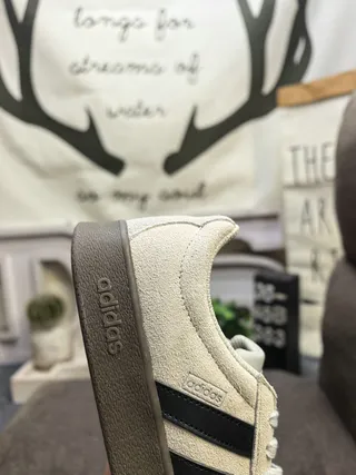 Adidas Beige Brown Low-Top Three-Stripe Side Panel Lifestyle Sneakers 23