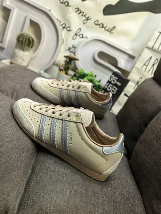 Adidas Beige Silver Low-Top Perforated Toe Lifestyle Sneakers 7