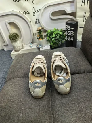Adidas Beige Silver Low-Top Perforated Toe Lifestyle Sneakers 8