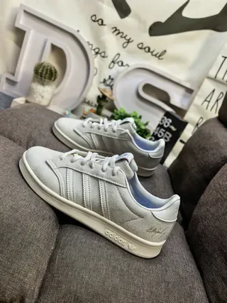 Adidas Beige White Suede Upper Three-Stripe Side Panel Lifestyle Sneakers 7
