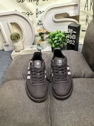 Adidas Black Pink Low-Top Leather Upper Lifestyle Sneakers 10