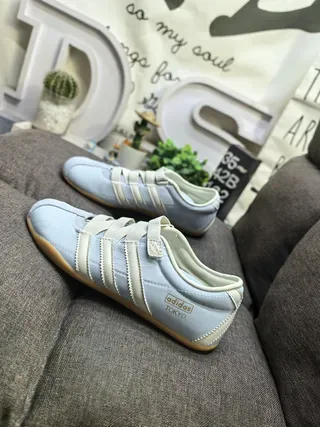 Adidas Chaussures Lifestyle Noires Blanches Sans Lacets Fermeture par Sangle Trois Bandes 7
