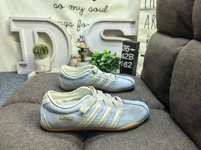 Adidas Chaussures Lifestyle Noires Blanches Sans Lacets Fermeture par Sangle Trois Bandes 11