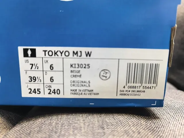 Adidas Chaussures Lifestyle Noires Blanches Sans Lacets Fermeture par Sangle Trois Bandes 22