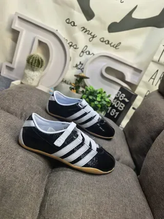 Adidas Black White Low-Top Velcro Strap Lifestyle Sneakers 9