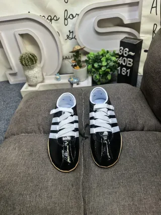 Adidas Black White Low-Top Velcro Strap Lifestyle Sneakers 10