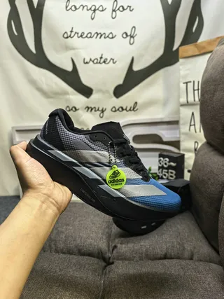 Adidas Bleu Noir Haut en maille Engineered Trois rayures Branding latéral Chaussures de running 5